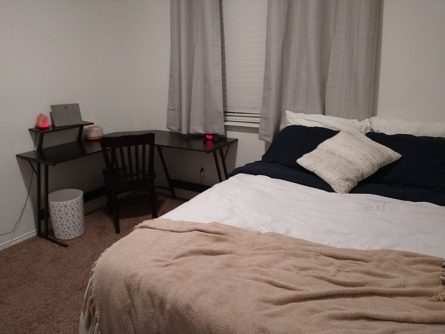 2nd bedroom, queen bed and desk