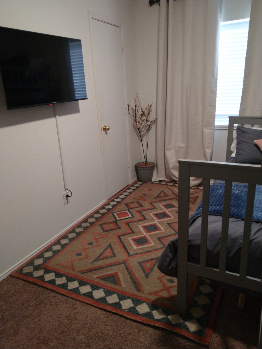 3rd bedroom, smart tv