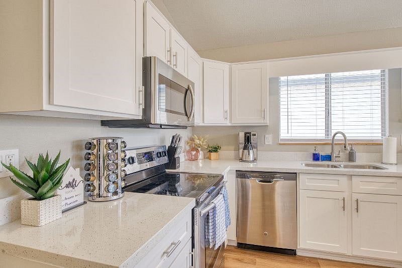 Furnished Finder property 551234_1 photo 6