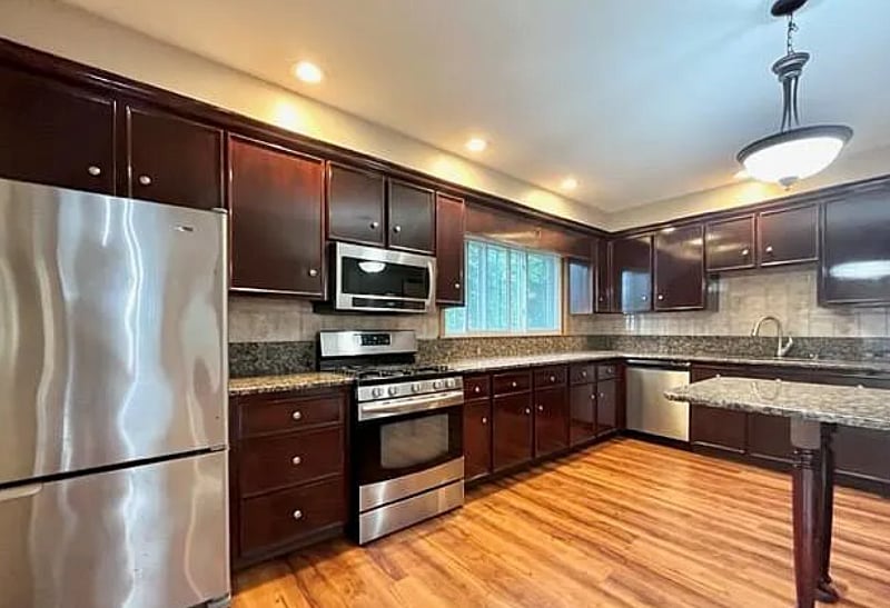 Furnished Finder property 551360_1 photo 3
