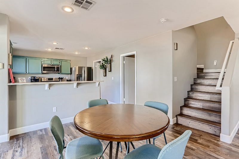 One dining area