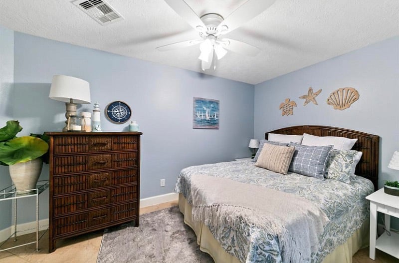 2nd bedroom with full bed