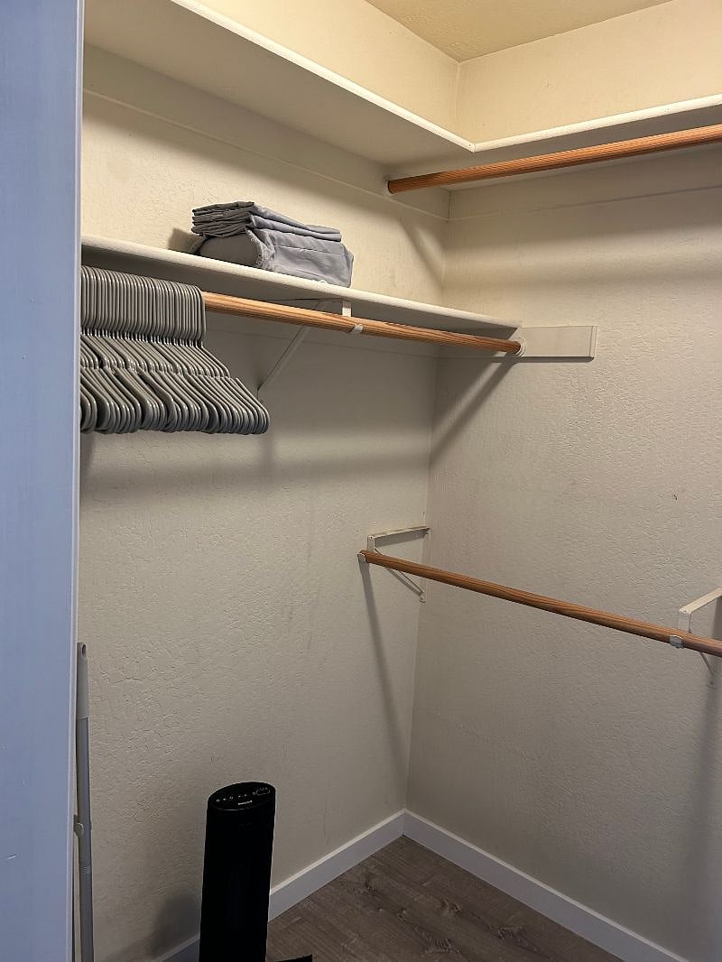 Walk in closet 