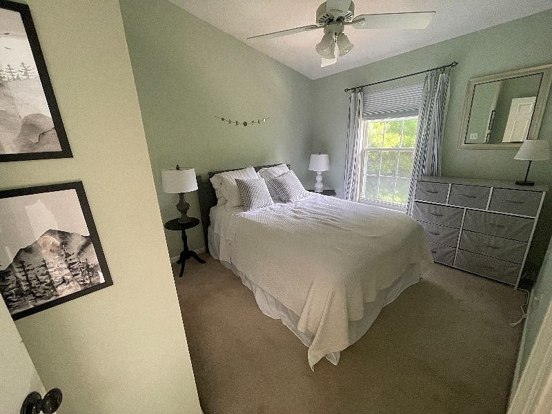 Guest Room - Queen Bed