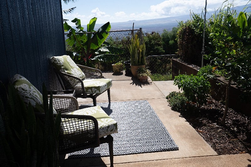 Gorgeous views of Maui! All new outdoor seating area with outdoor coffee table and rug and little garden with abundant lemon tree. 