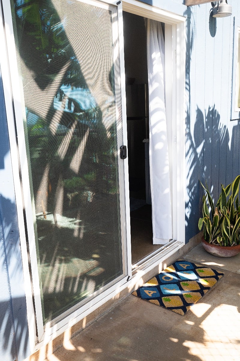 Front private entryway