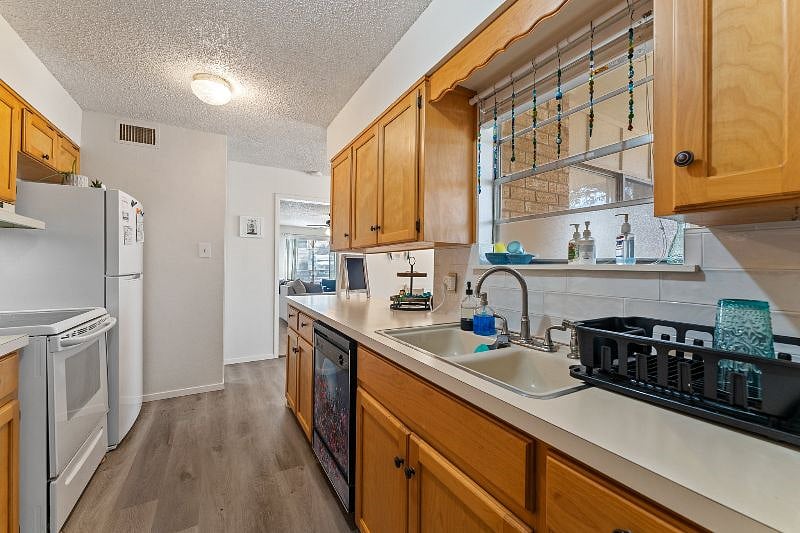 Furnished Finder property 551867_1 photo 12