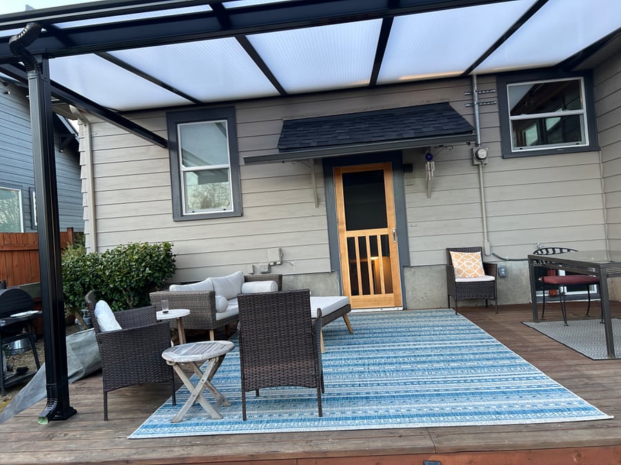 Back patio w covered roof
