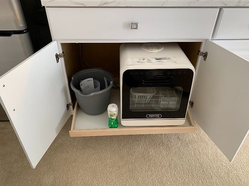 Under the cabinet Mini Dishwasher with dishwasher detergent