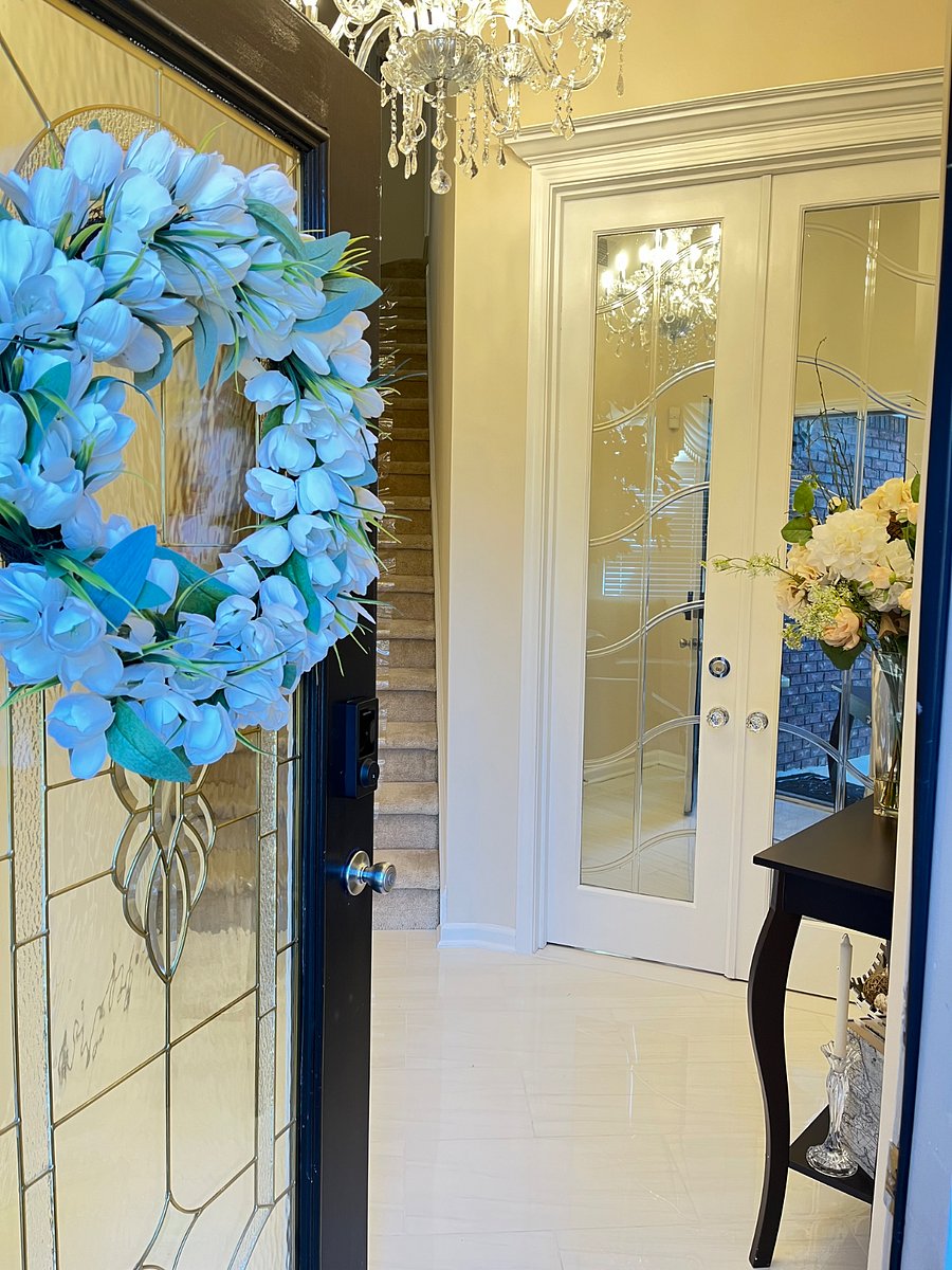 You will have a private entrance that opens into a dedicated foyer, leading upstairs to your private suite. Double French doors connect to the main house below but remain locked at all times to ensure privacy for both the host and guest.