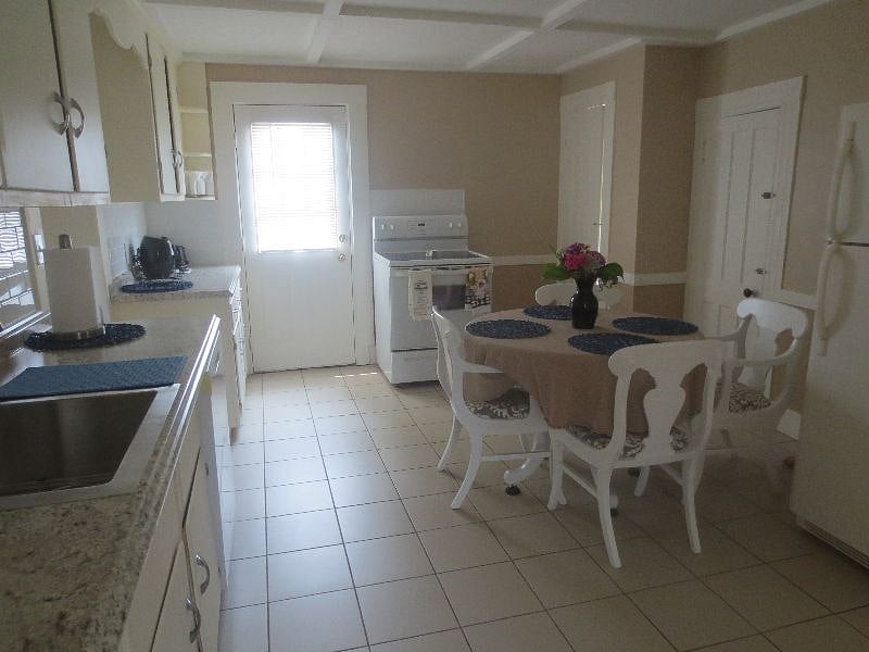 Furnished Finder property 552318_1 photo 3