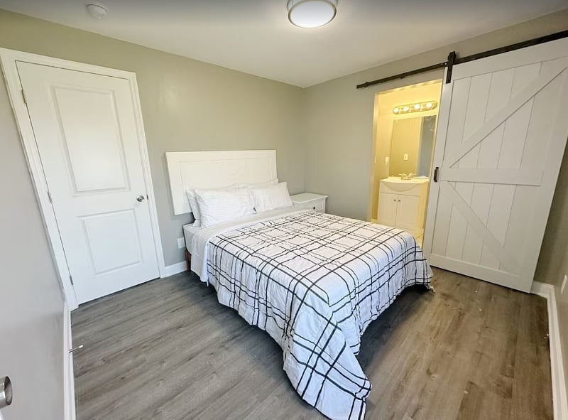 Furnished Finder property 552323_1 photo 25