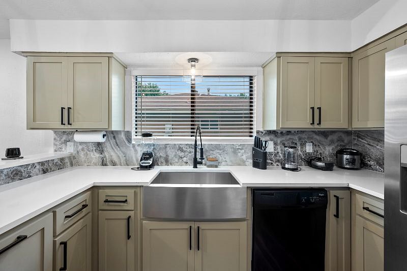 Furnished Finder property 552326_1 photo 23