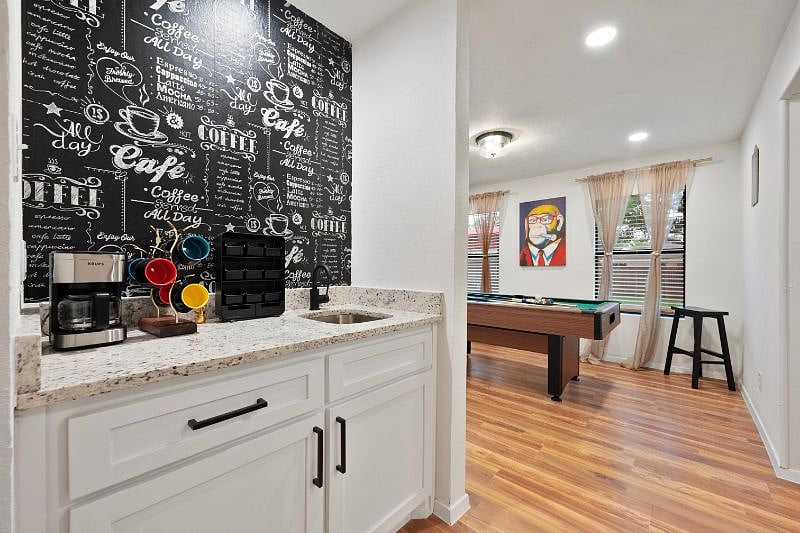 Furnished Finder property 552326_1 photo 18