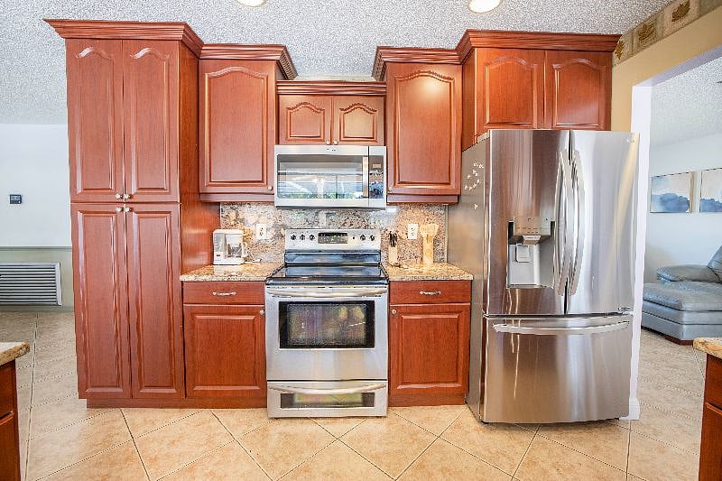 Furnished Finder property 552415_1 photo 20