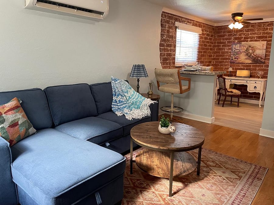Living room Unit 1