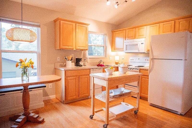 Furnished Finder property 552548_1 photo 6