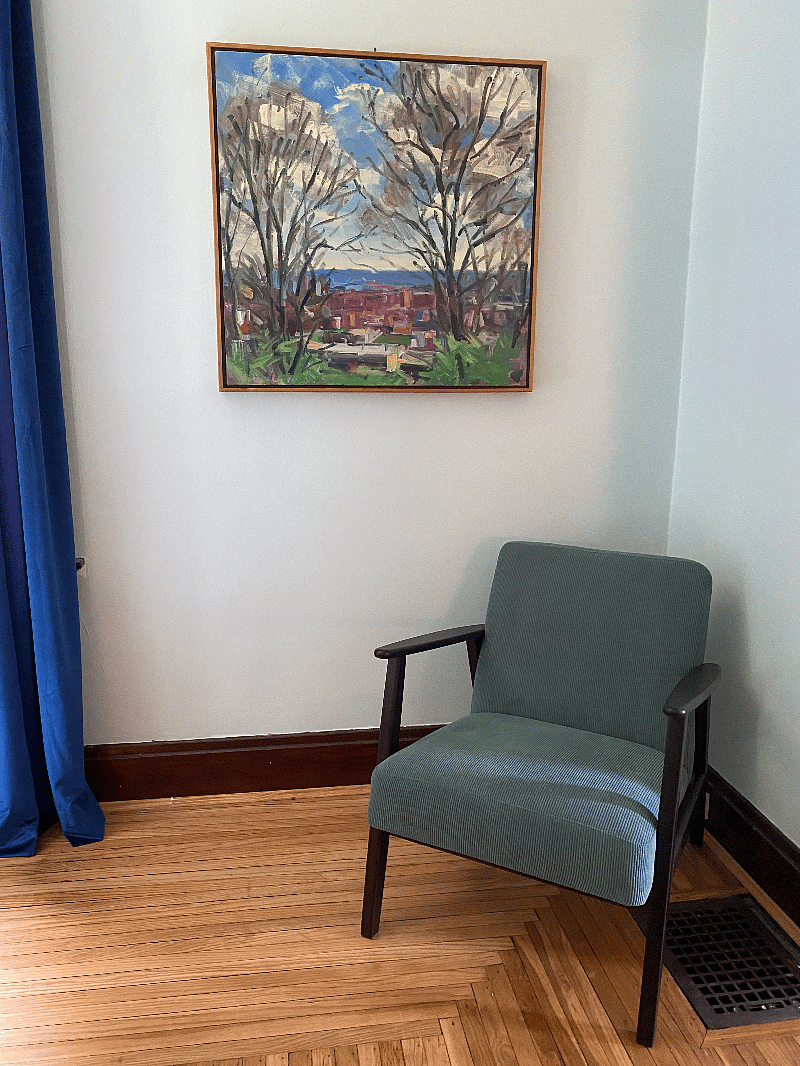 Primary bedroom: Chair can also be used in Livingroom.
