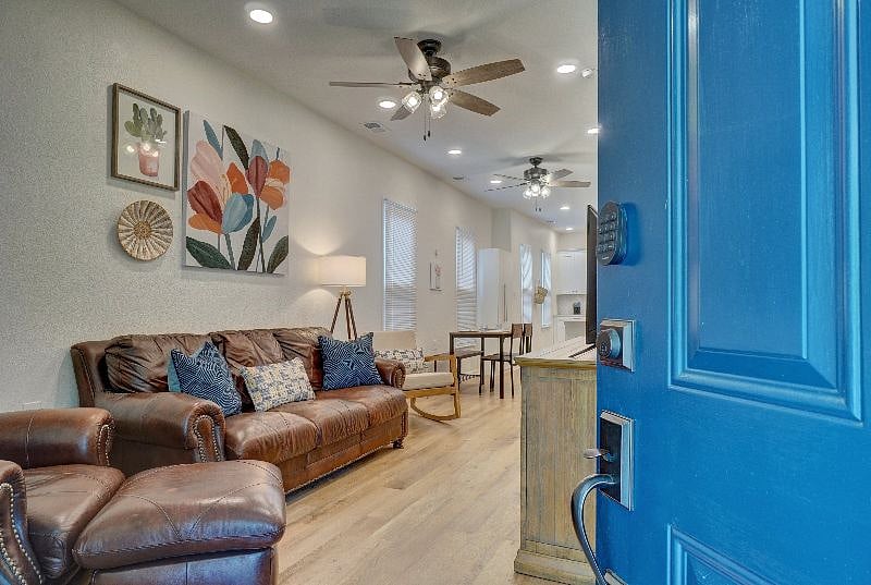 Furnished Finder property 552565_1 photo 4