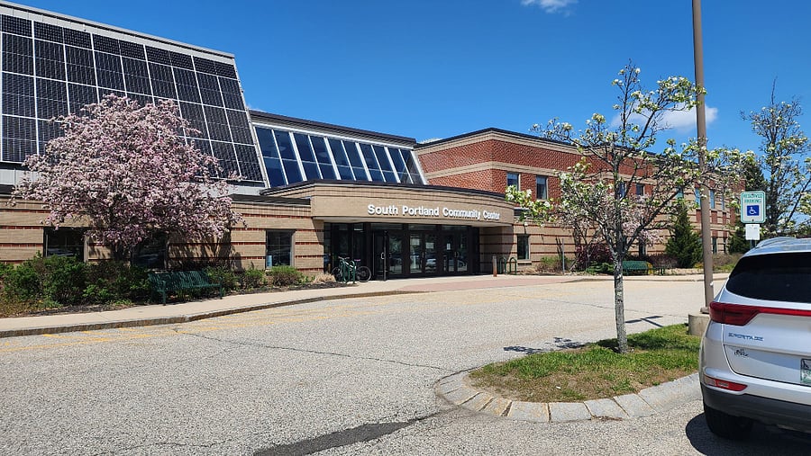 So. Ptld rec center exterior that has interior pool, walking path, basketball teams, other classes available to public and community. 

Website:  https://southportlandme.myrec.com/info/facilities/area_info.aspx?FacilityID=14814&AreaID=14824
