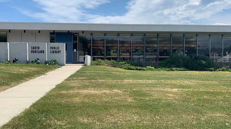 1 of 2 libraries in So. Ptld. Property is located just a couple miles from either library. They have language classes, guest speakers and much more!

https://southportlandlibrary.com
