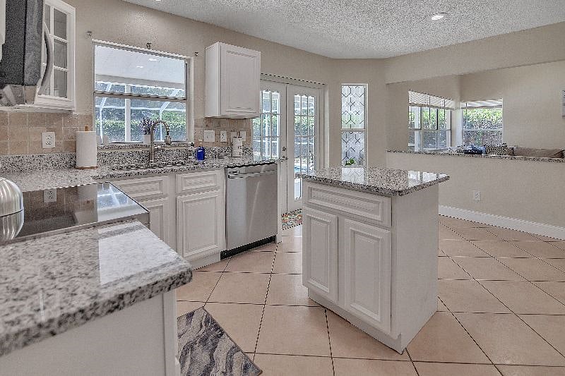 Furnished Finder property 552638_1 photo 3