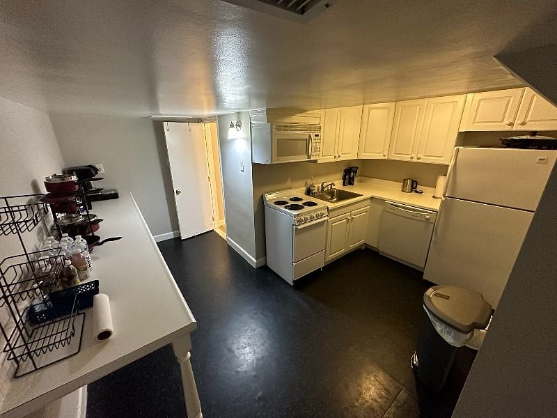 Fully Loaded Kitchen