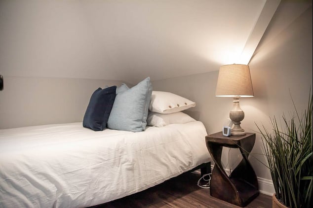 "Excellent location, beautiful area and close to everything. The space was very clean and organized, it had everything we needed. The mattress is very comfortable."-Auri