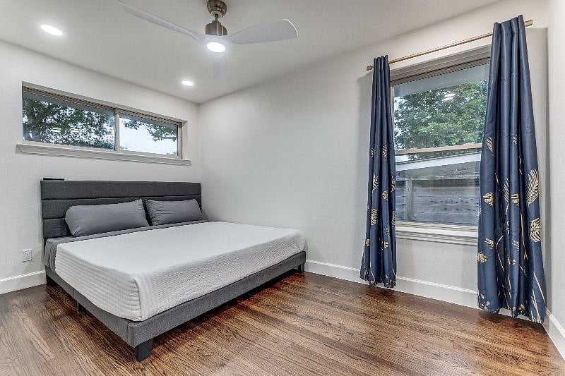 Room 2, King size bed, LG 55-Inch 4K Smart TV,