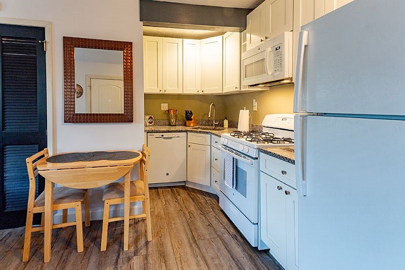 Furnished Finder property 552815_1 photo 3