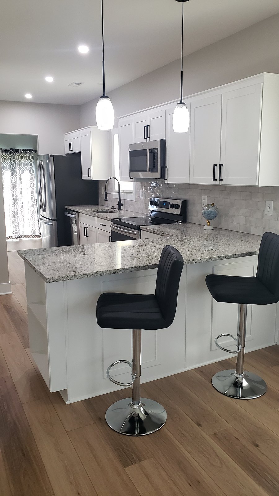 Furnished Finder property 552905_2 photo 4