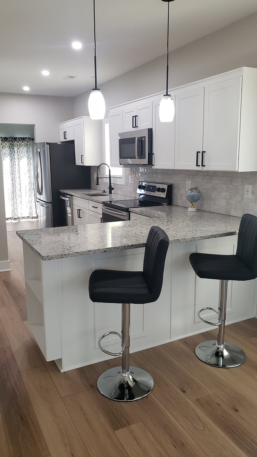 Furnished Finder property 552905_3 photo 4