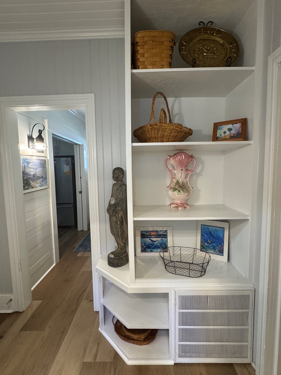 Hallway to back bedrooms and bath