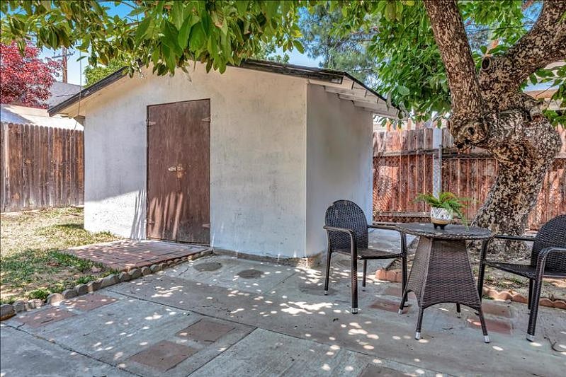 Furnished Finder property 552992_2 photo 6