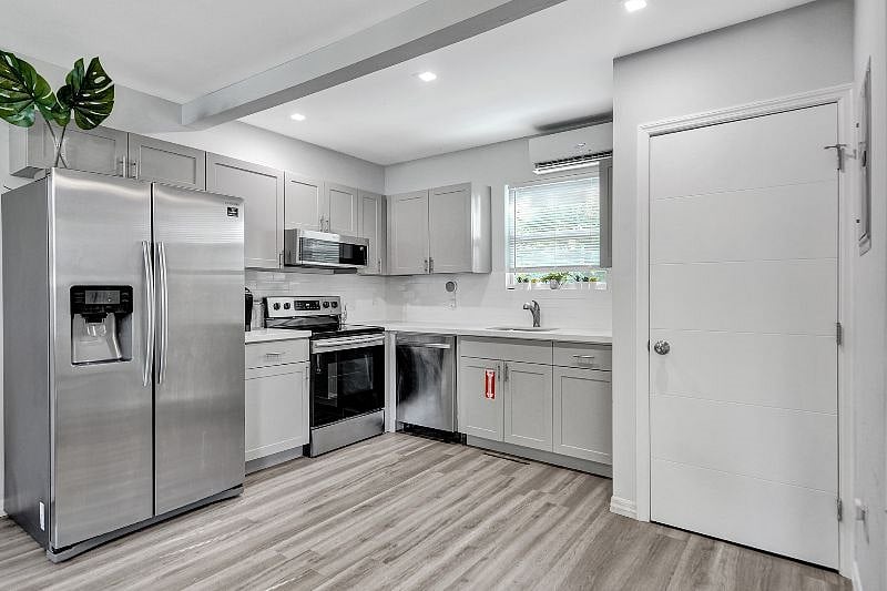 Furnished Finder property 552995_1 photo 6