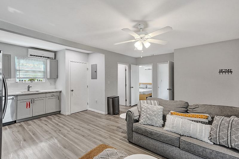 Furnished Finder property 552995_1 photo 9