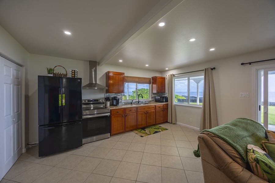 Full sized kitchen appliances