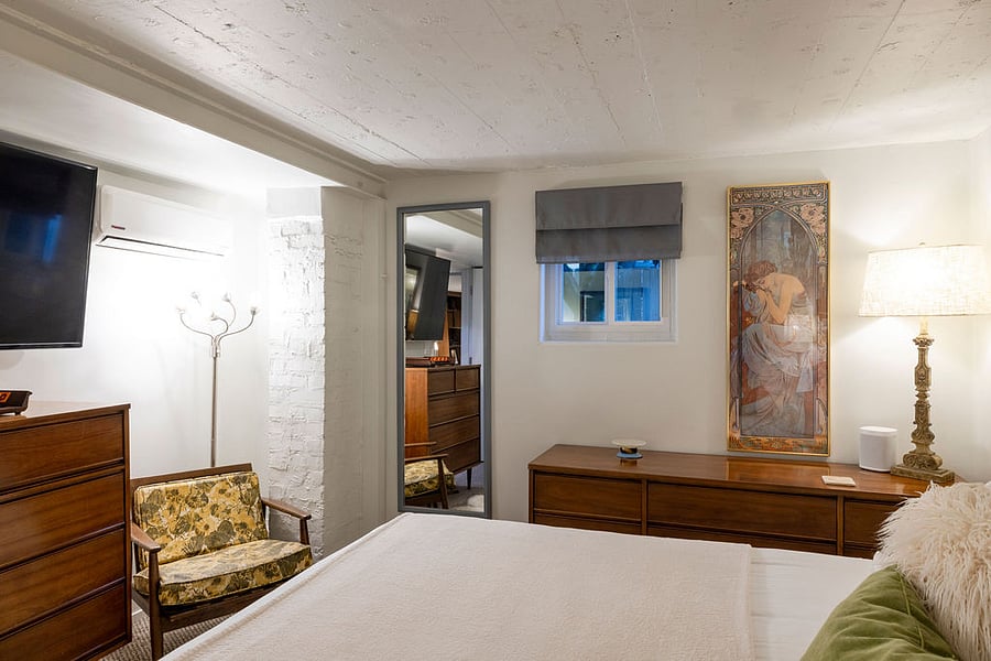 Bedroom with Mini Split for
Exceptional Climate Control