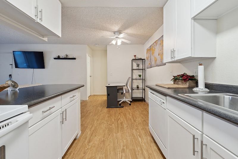 Furnished Finder property 553286_1 photo 3