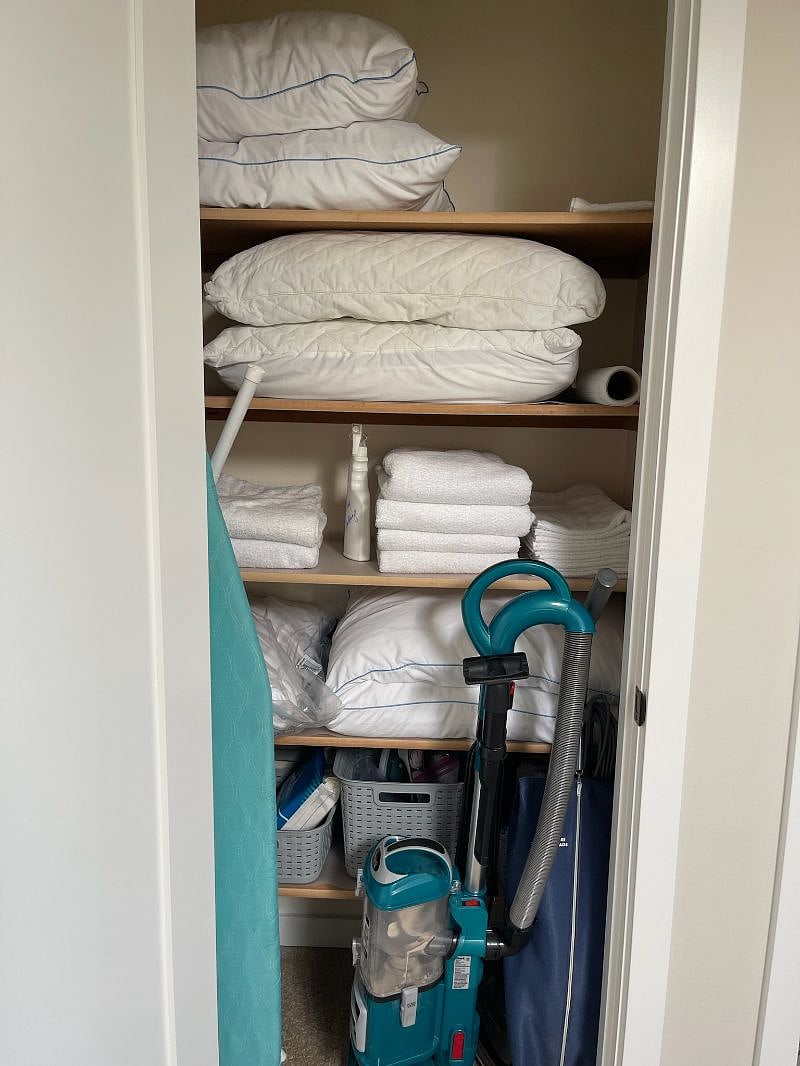 LINEN CLOSET, EXTRA PILLOWS, FLOOR CLEANER & VACUUM. (All pillows have pillow protectors)