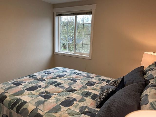 QUEEN BEDROOM