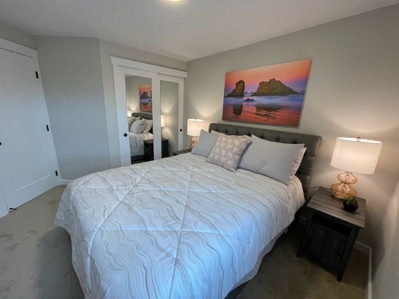 UPSTAIRS QUEEN BEDROOM WITH MEMORY FOAM MATTTRESS - ALL NEW FURNITURE AND BEDDING