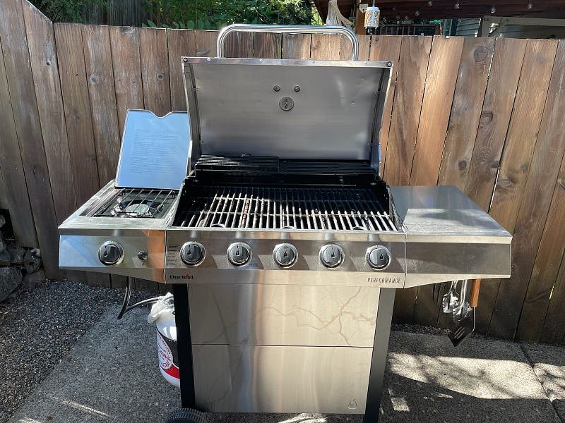 NEW CHAR BROIL BBQ WITH UTENSILS