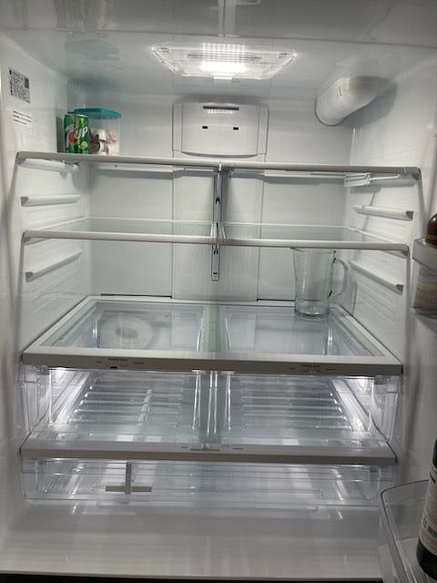 NEW GE FRENCH DOOR REFRIGERATOR WITH ICE MAKER