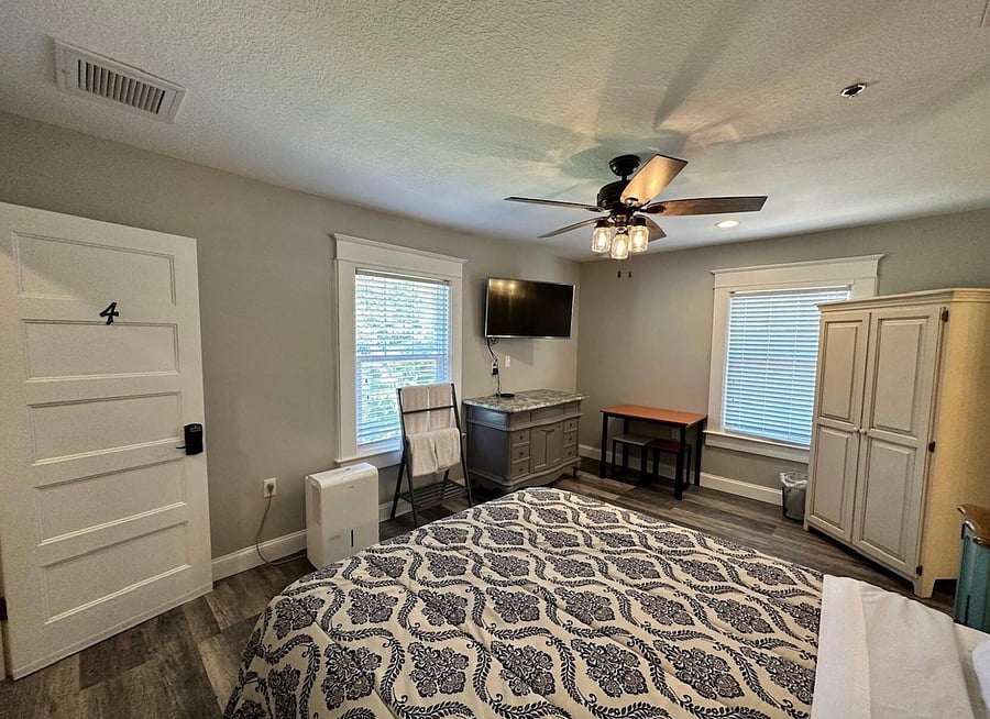 Furnished Finder property 553515_1 photo 13