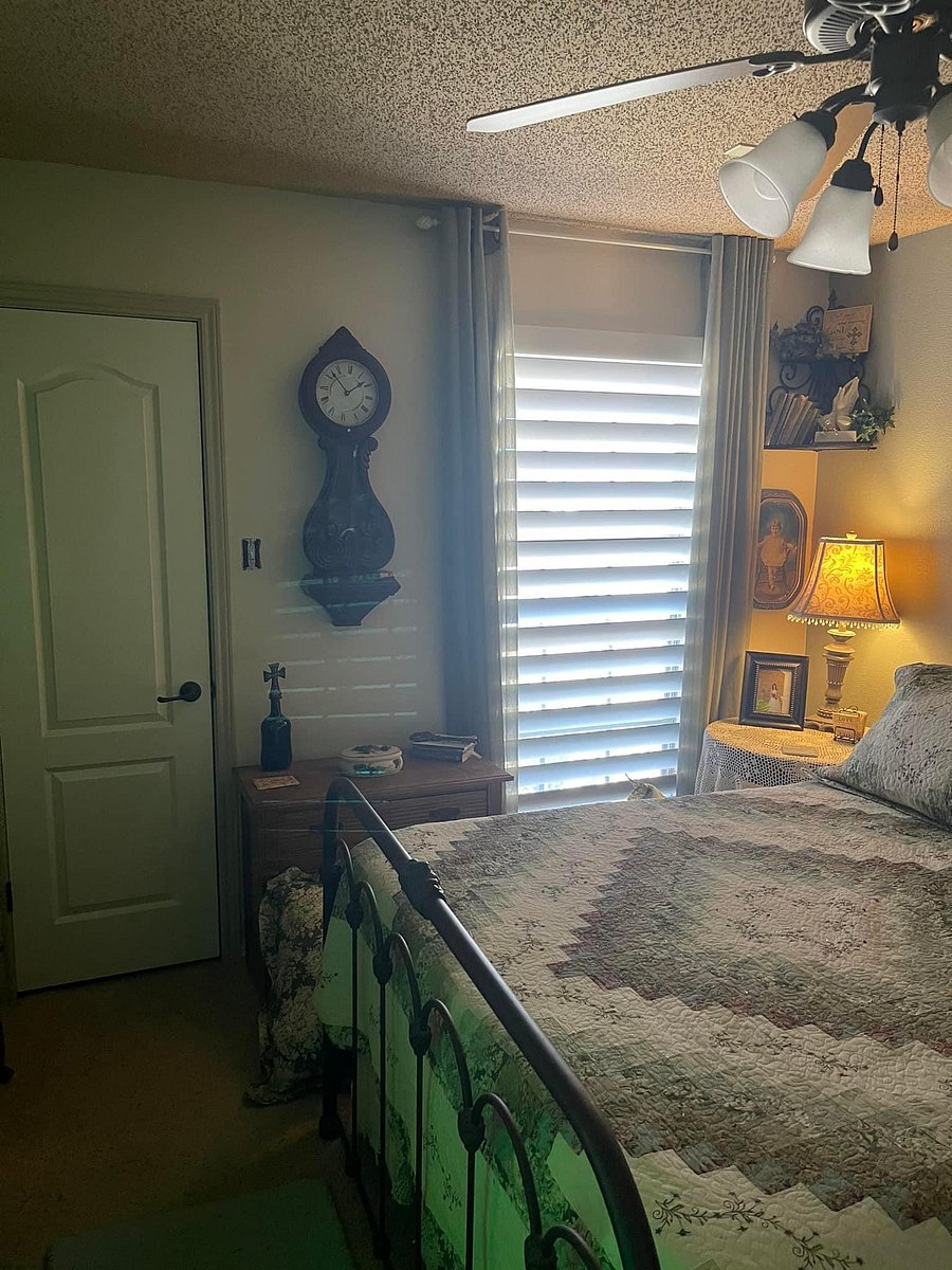 Bedroom2