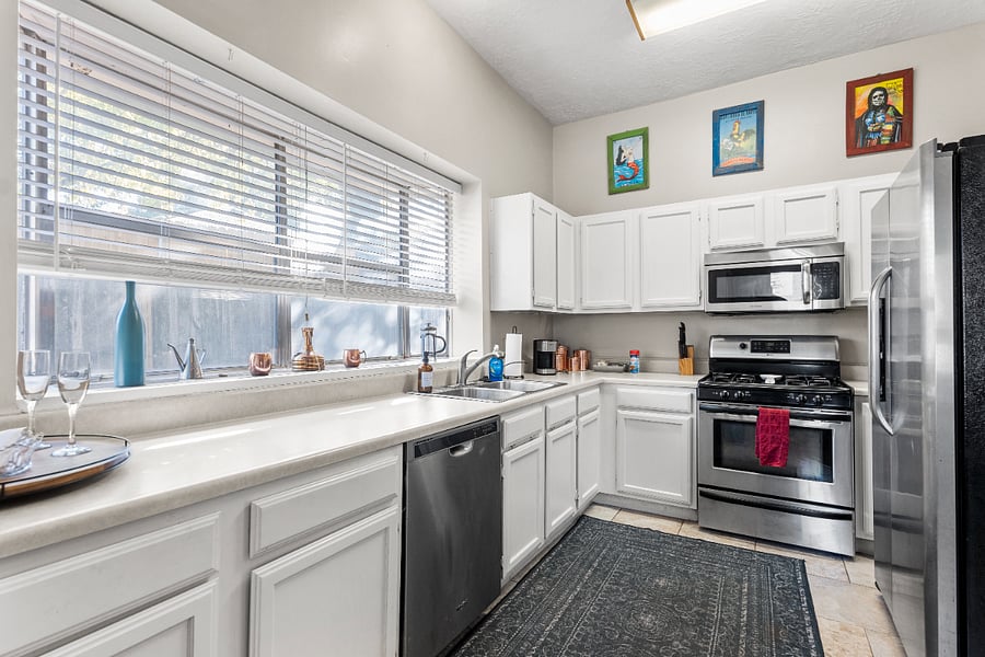 Furnished Finder property 553736_1 photo 8