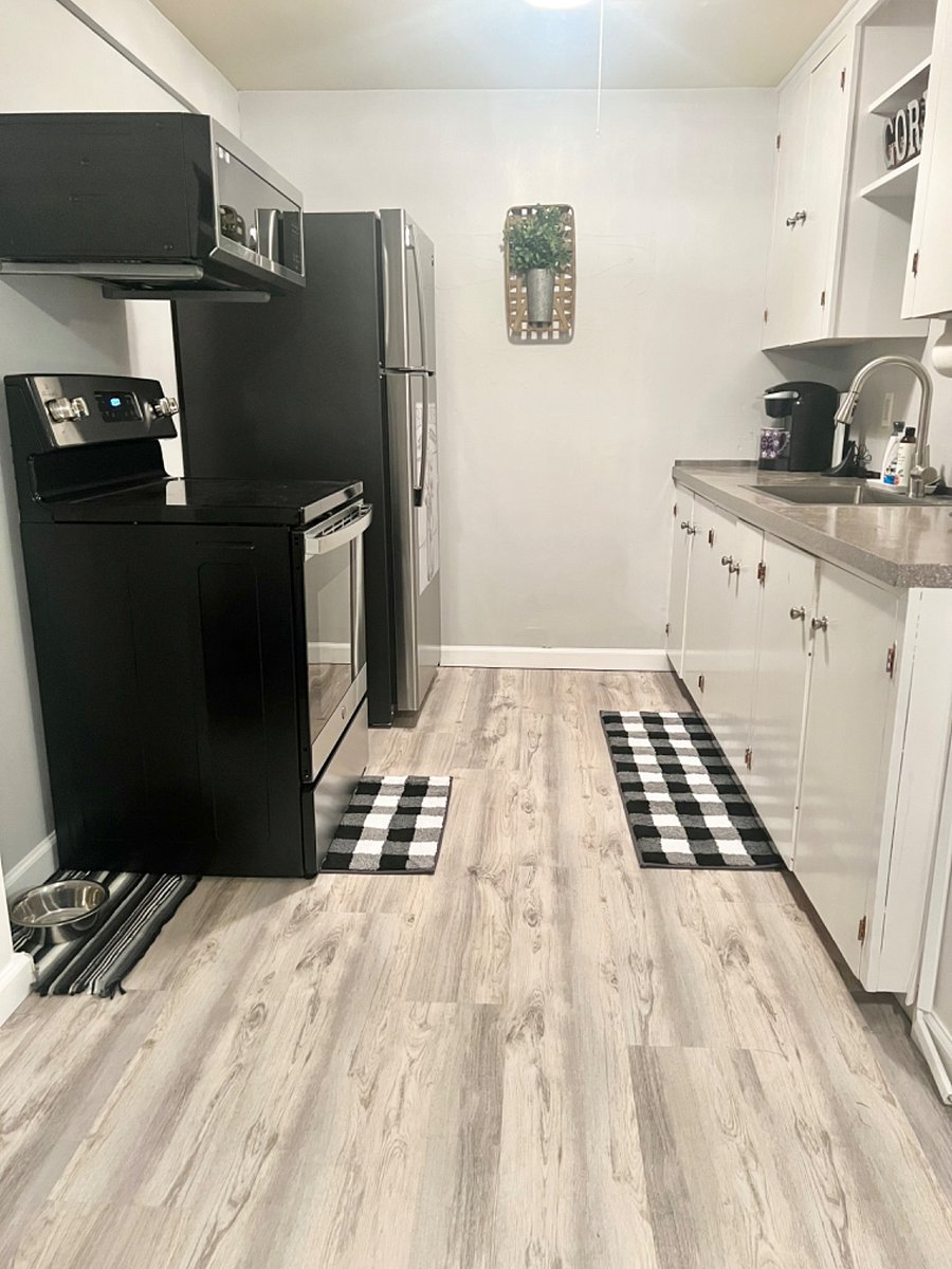 Kitchen with new SS Appliances 