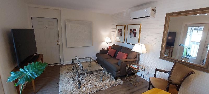 Furnished Finder property 553859_3 photo 9