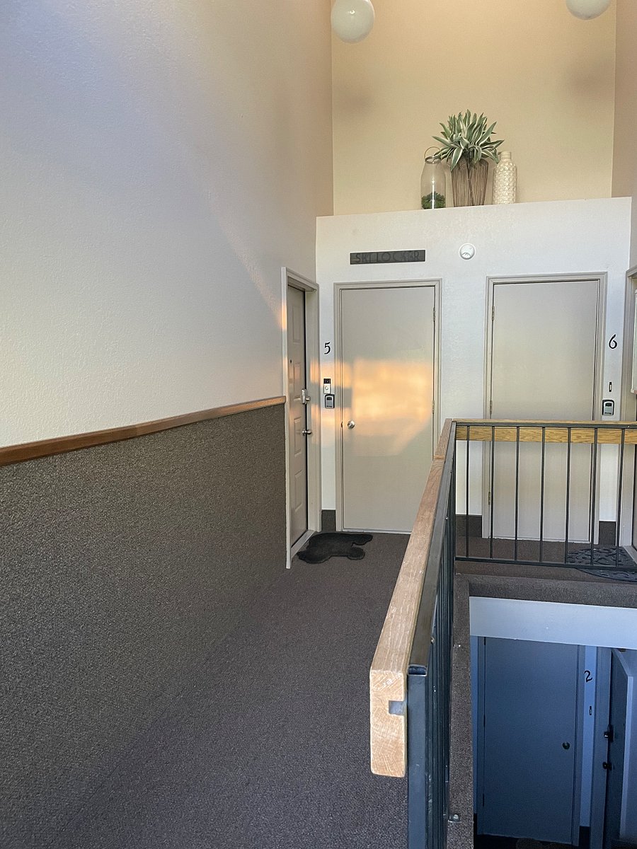 Entry Hallway- Main Floor Entrance